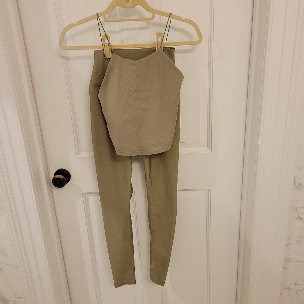 ALO Yoga Moss Green Yoga Set